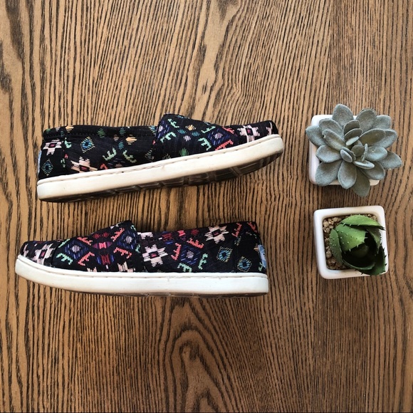 Toms Youth Printed Canvas Slip On Sneakers Y12 - Picture 3 of 8